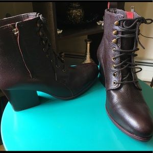 Burgundy leather Matisse lace up boots size 9